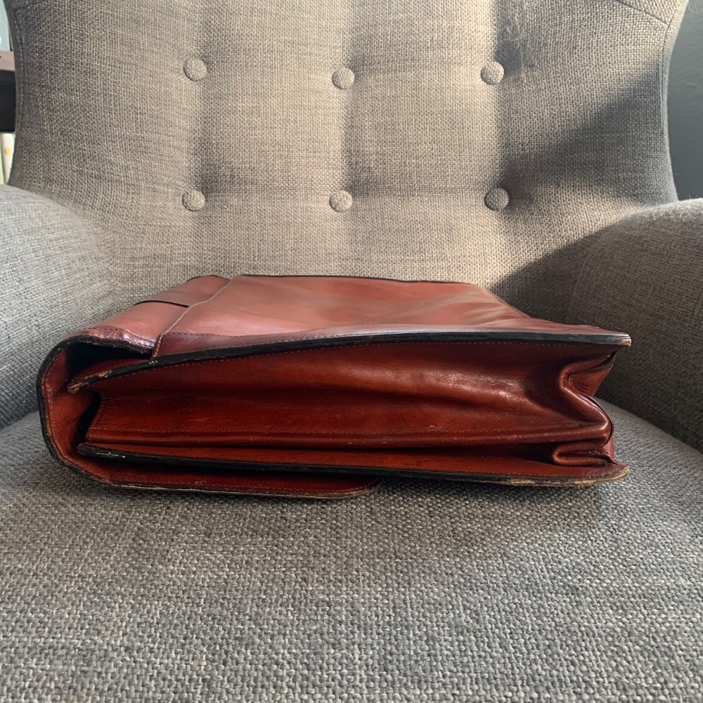 Full-grain vegetable-tanned leather briefcase - made in Italy - Bosca - Picture 9 of 12